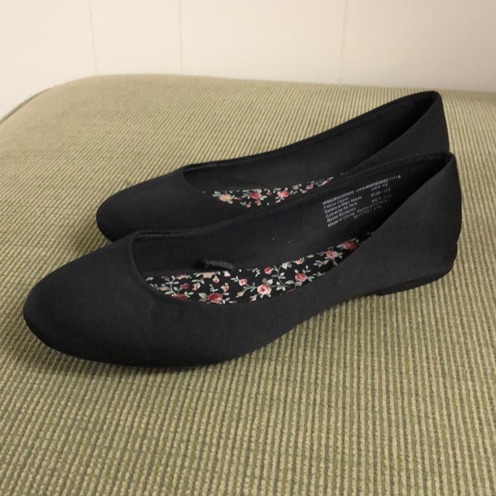 black flats